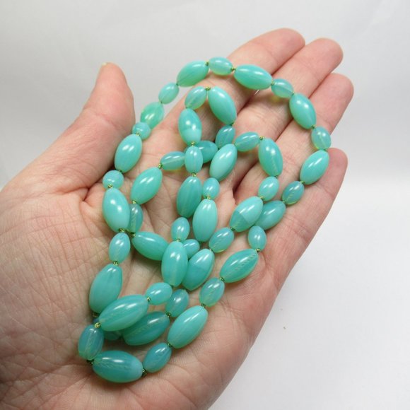 Uranium Glass bead Necklace - Picture 2 of 11